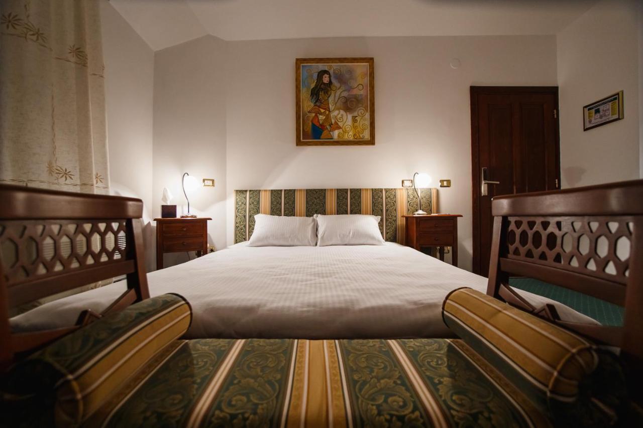 אורדאה Casa 3 Guesthouse מראה חיצוני תמונה
