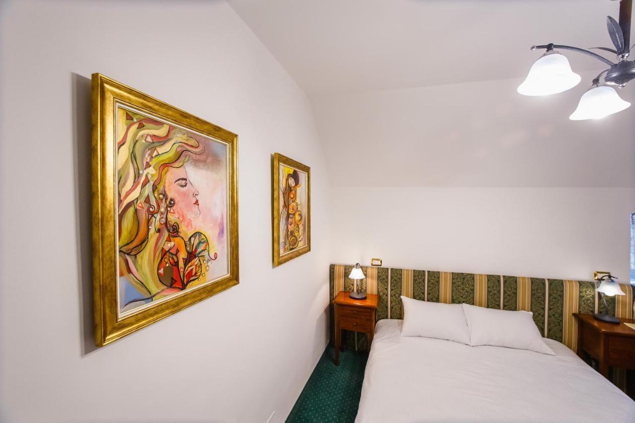 אורדאה Casa 3 Guesthouse מראה חיצוני תמונה